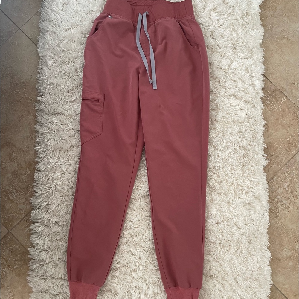 Mauve Figs Scrubs Small Tall